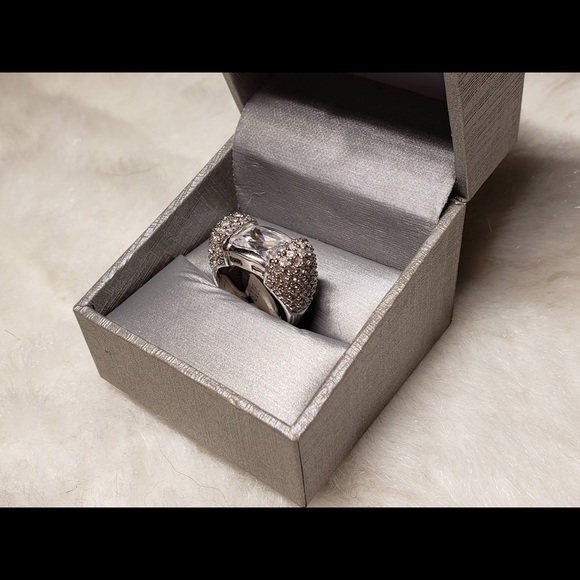 Silver Ring with Crystals & Large Main Stone 8.5 - Picture 5 of 8